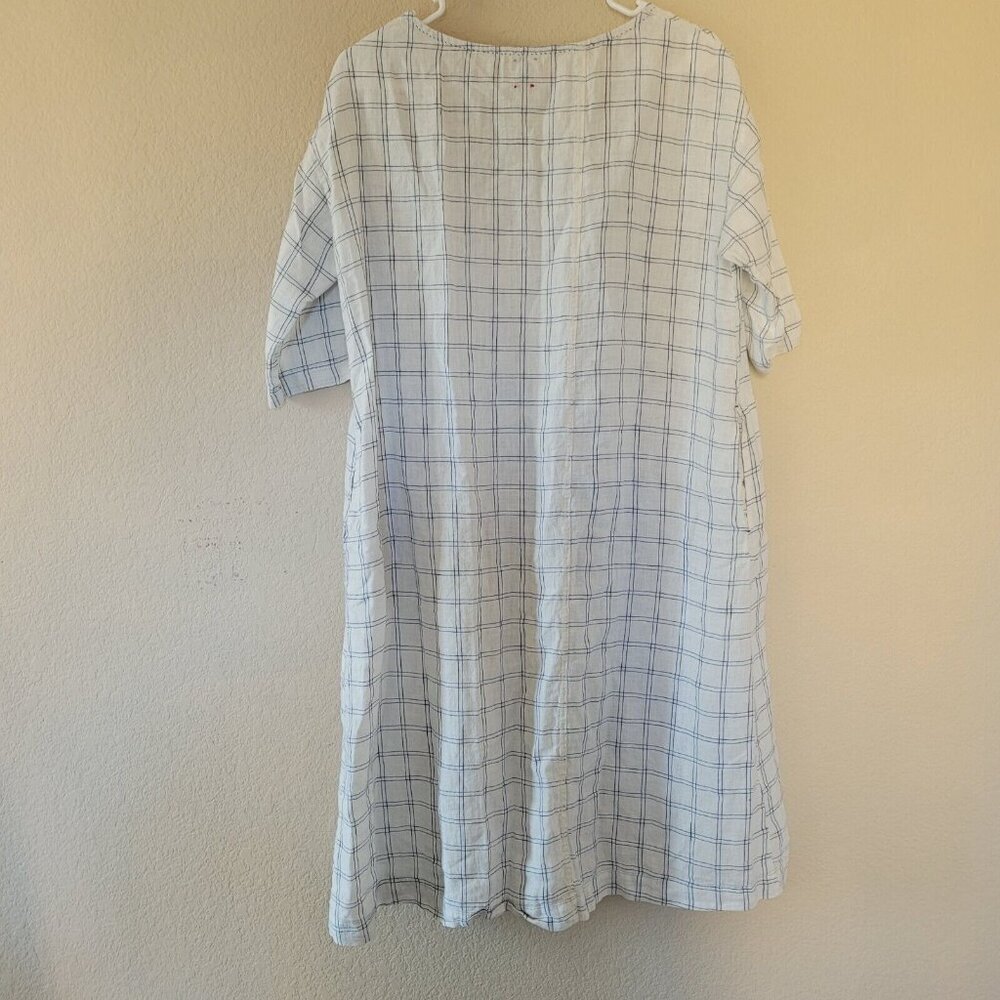 Relaxed White and Blue Check Midi Dress - Picture 10 of 10